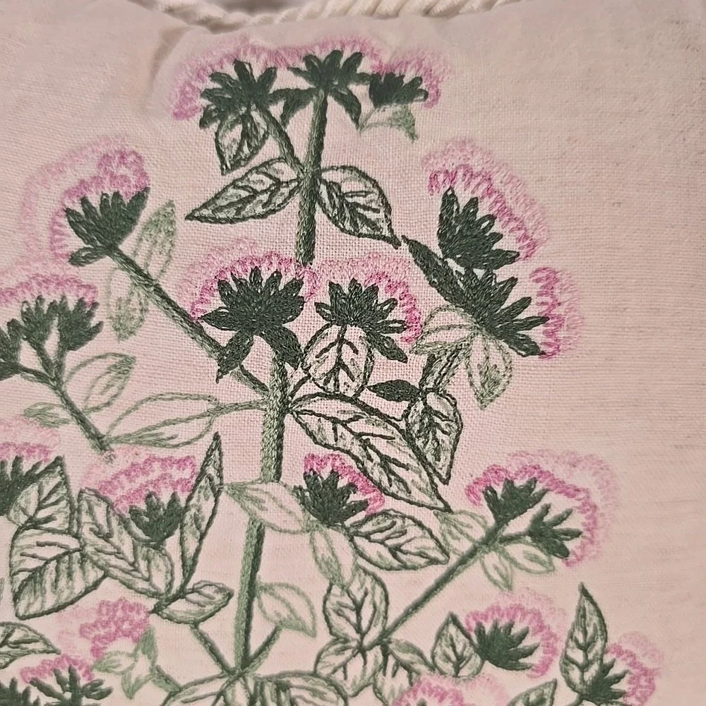 Vintage Embroidered Throw Pillow Oregano‎